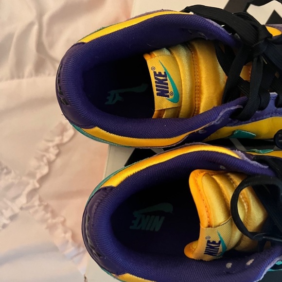 Lisa Leslies Dunk Lows - Picture 2 of 5